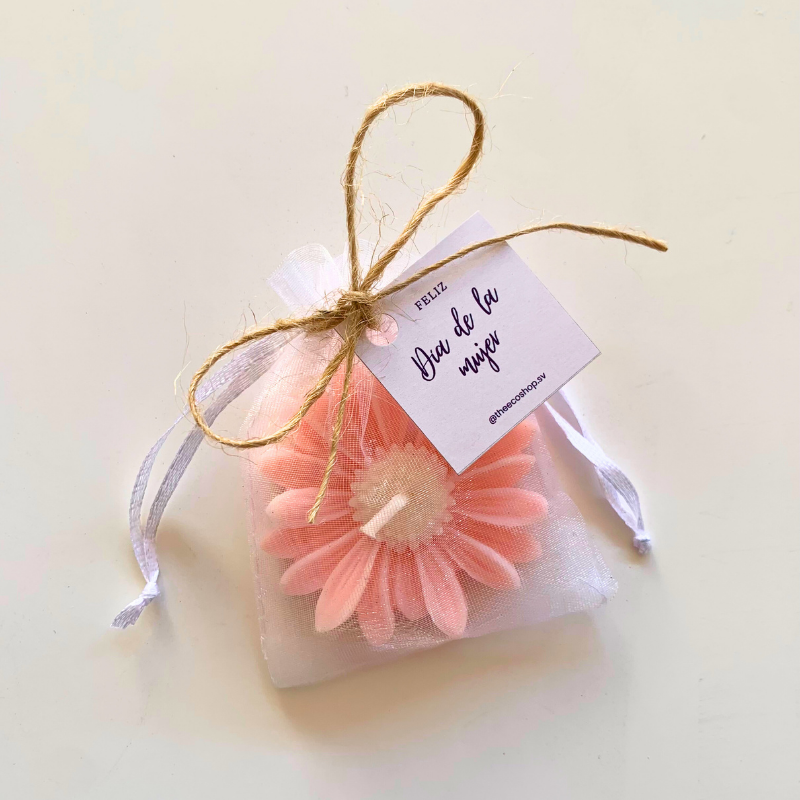 Vela Margarita en bolsa de Organza